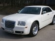 Chrysler 300C белый
