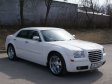 Chrysler 300C белый
