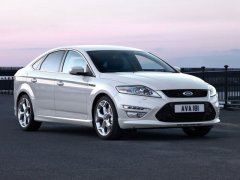 Ford Mondeo белый
