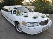 Lincoln Town Car белый