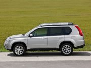 Nissan X-TRAIL белый