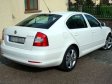 Skoda Octavia белая