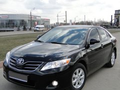 Toyota Camry черный