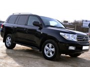 Toyota Land Cruiser 200 черный